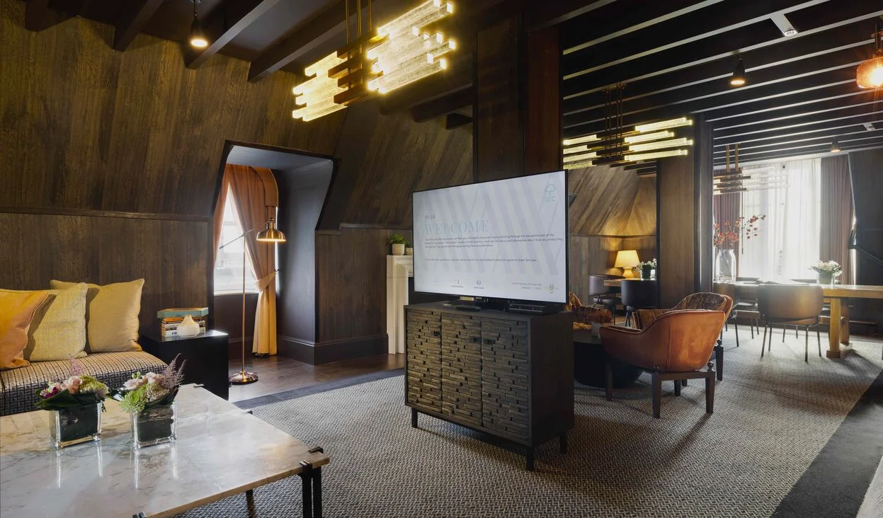 The Grand Hotel, Bedroom