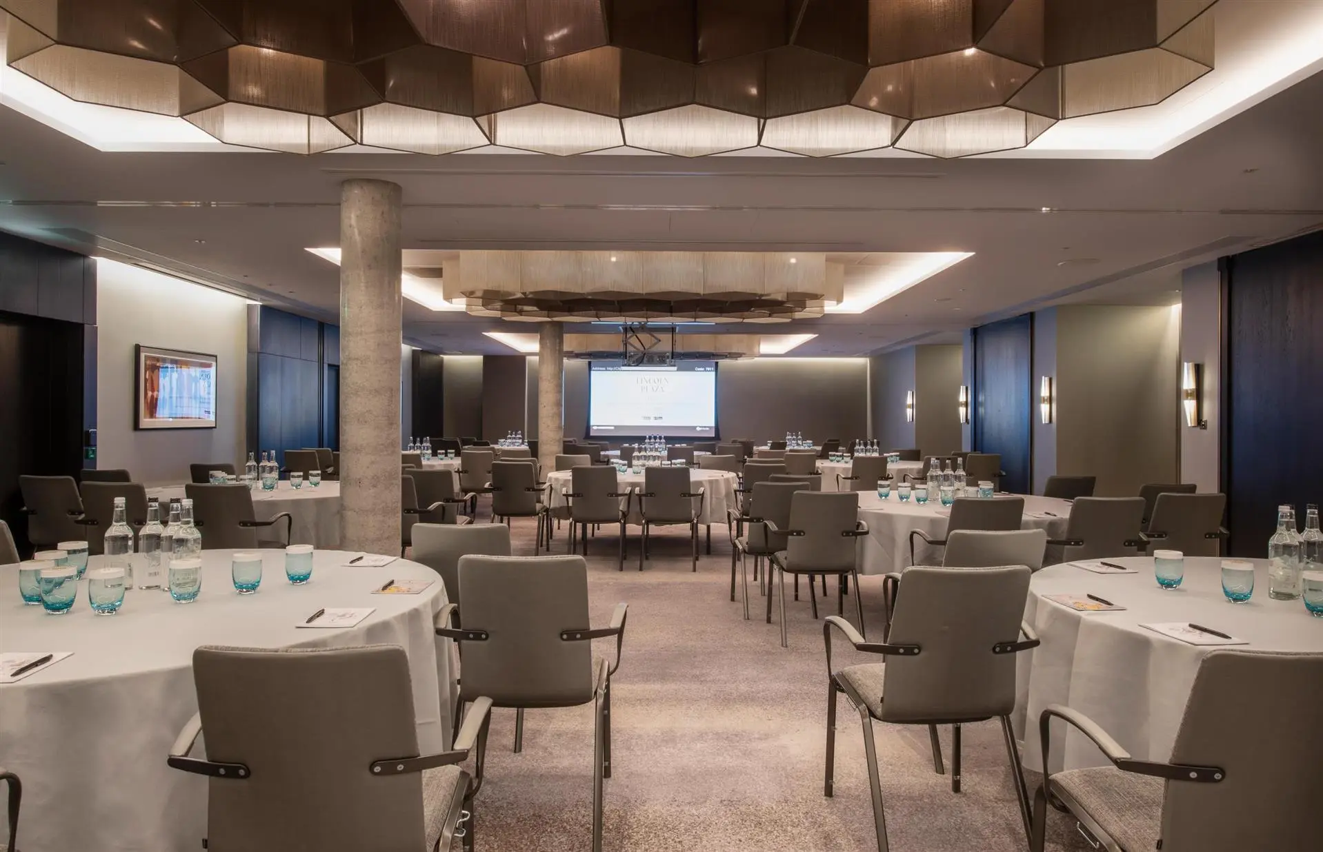 Lincoln Plaza London, Curio Collection by Hilton