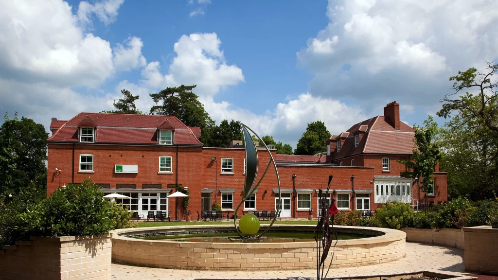 Pinewood Hotel