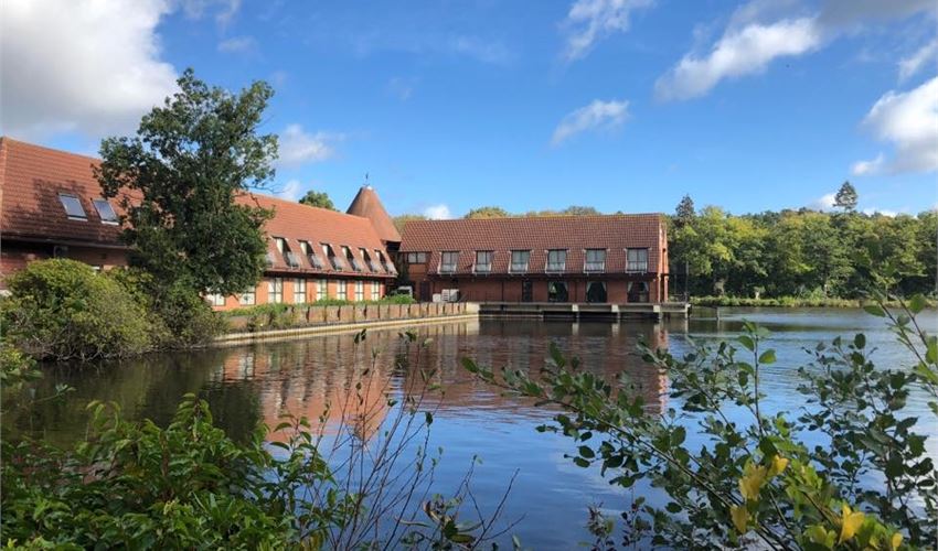 Lakeside International Hotel