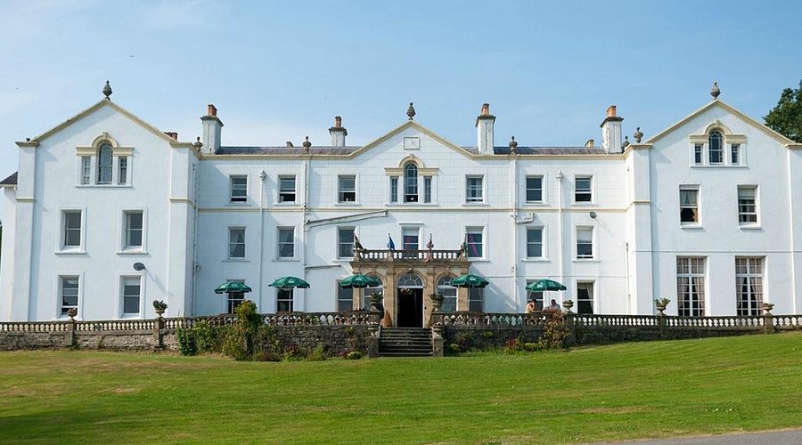 Court Colman Manor Hotel