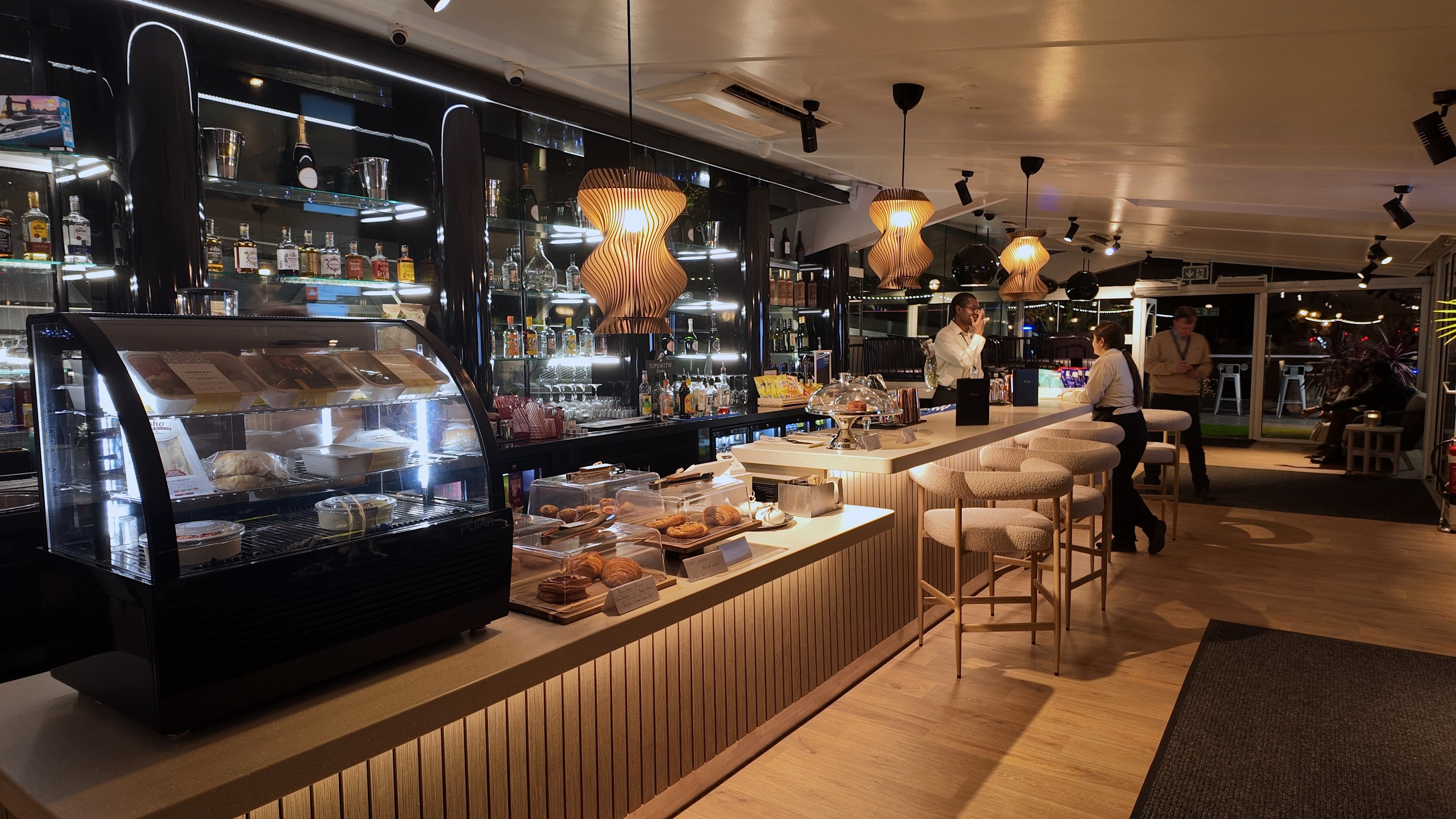 Clipper Lounge EMB